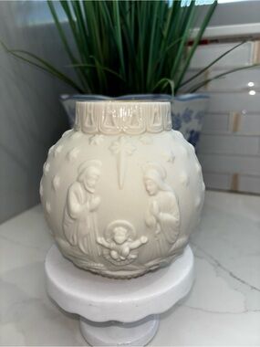 Lenox Ornamental Glow Ivory Porcelain Nativity Snowflake Votive Candle Holder